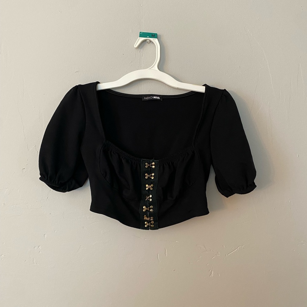 Cropped ballon-sleeve going out top